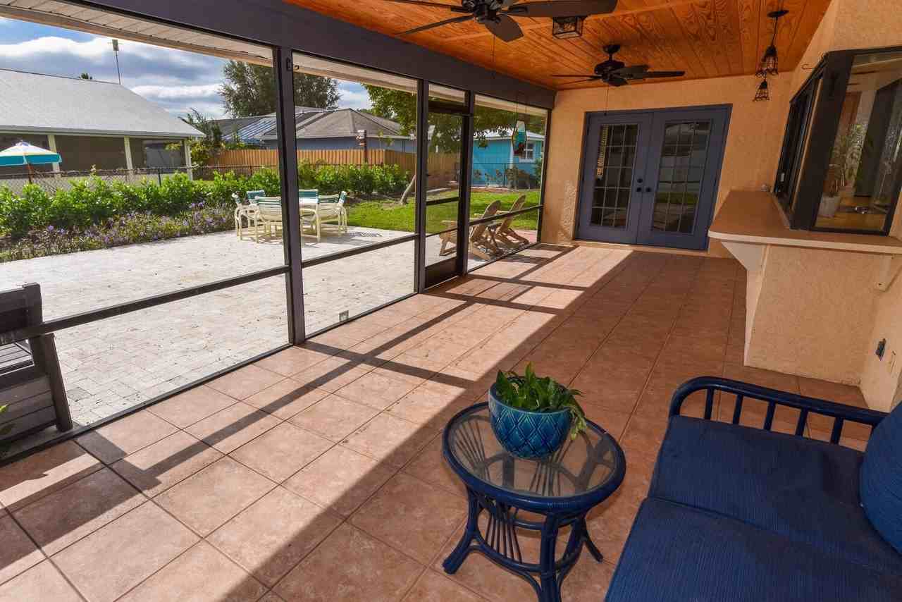 1927 Ne San Carlos Calle - Photo 5 of 40