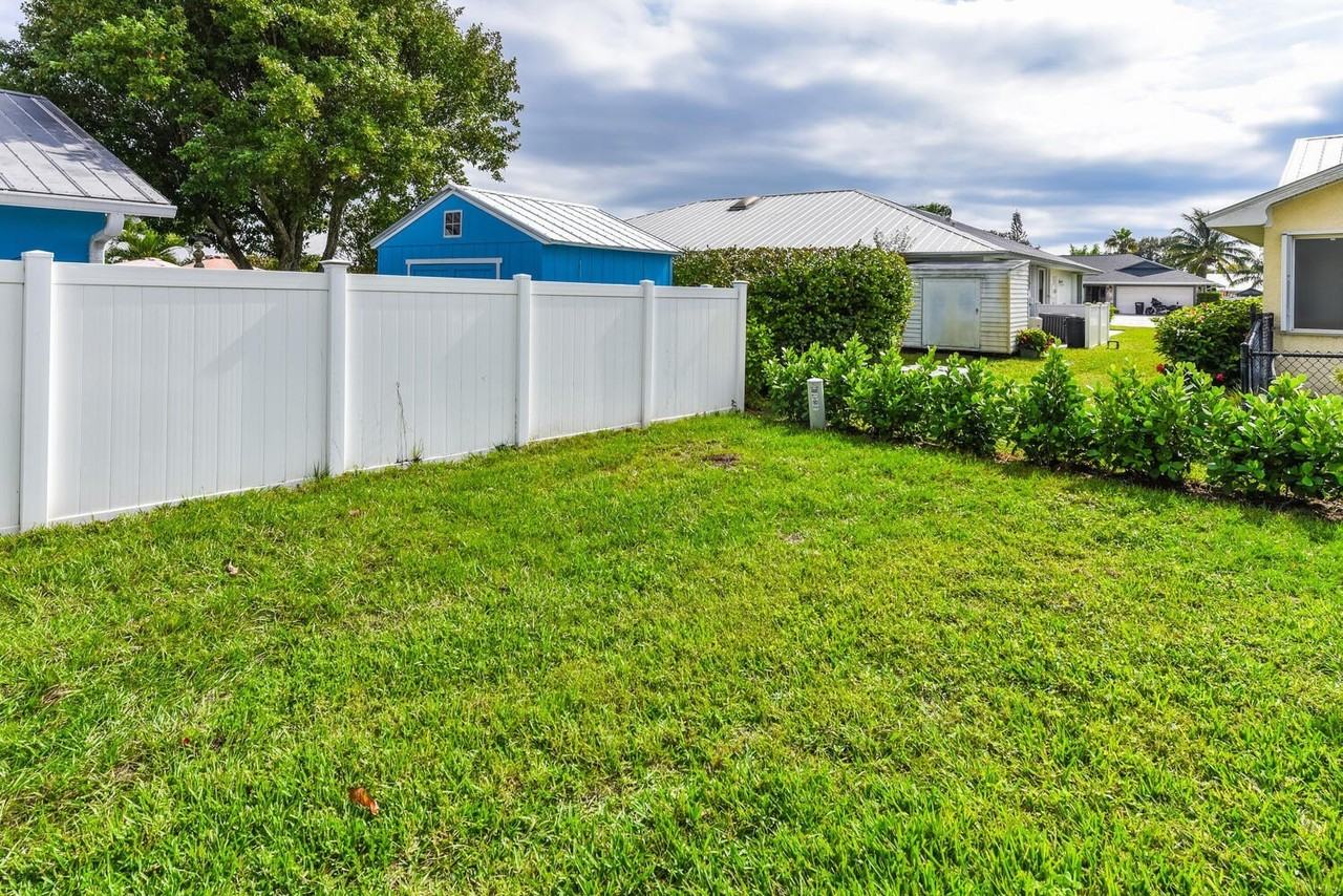 1927 Ne San Carlos Calle - Photo 6 of 40