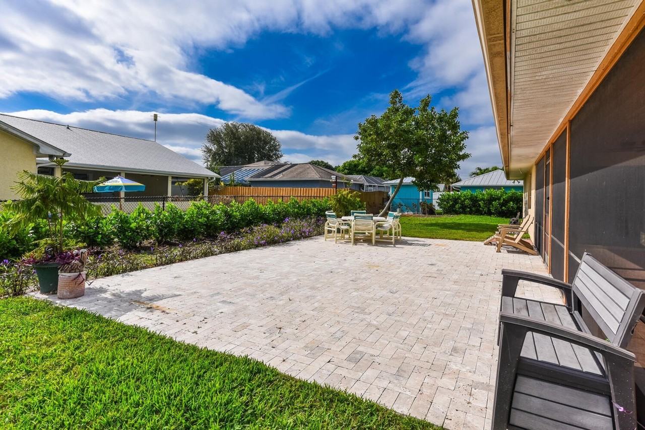 1927 Ne San Carlos Calle - Photo 7 of 40