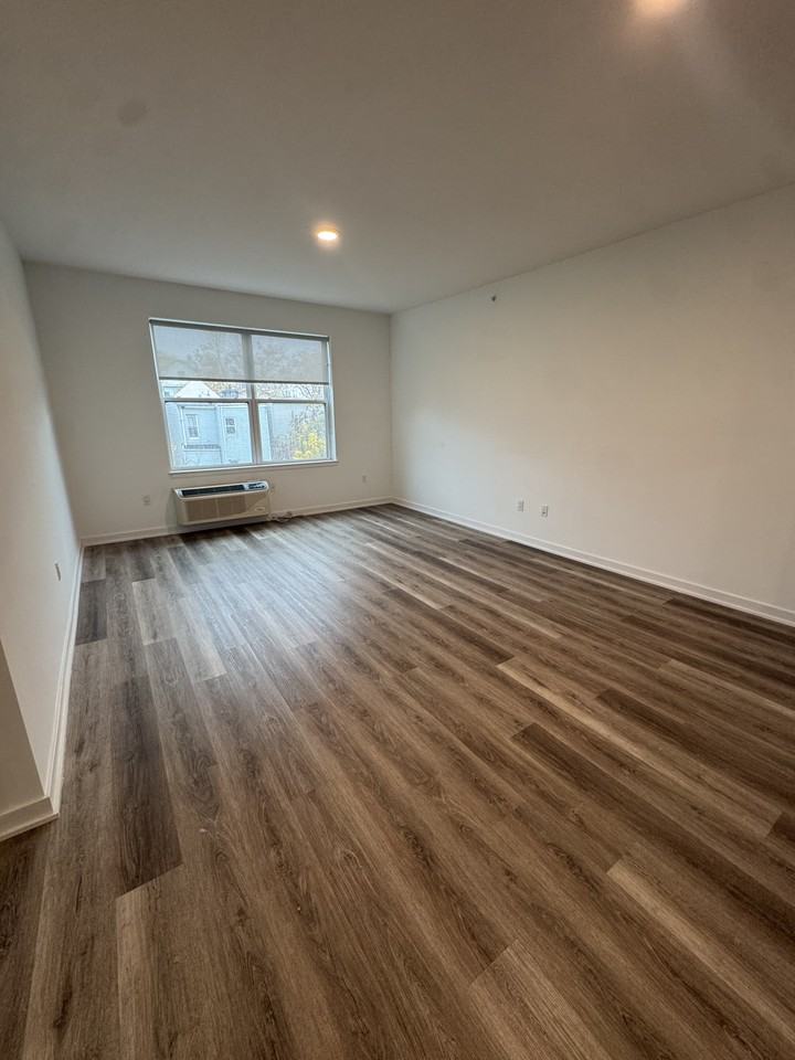 829 Garfield Avenue #207 - Photo 5 of 12