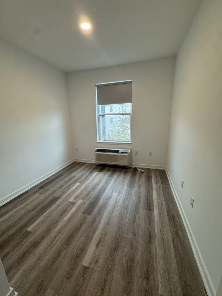 829 Garfield Avenue #207 - Photo 6 of 12