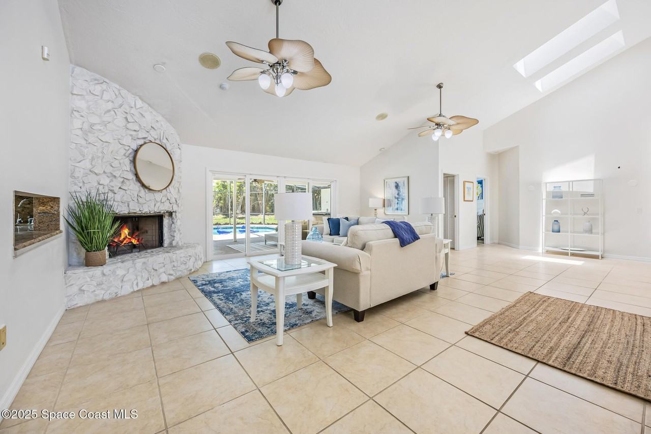 3070 Rio Plumosa N - Photo 6 of 36