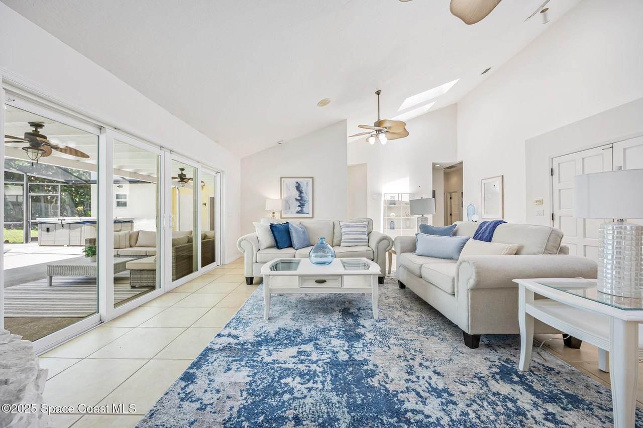 3070 Rio Plumosa N - Photo 7 of 36