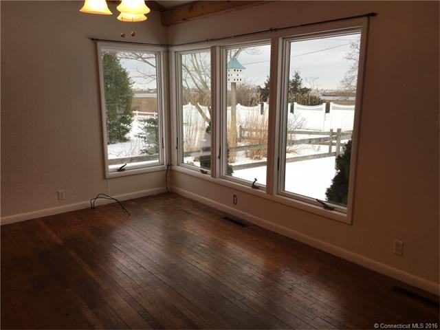 8 Bayview Rd - Photo 3 of 11