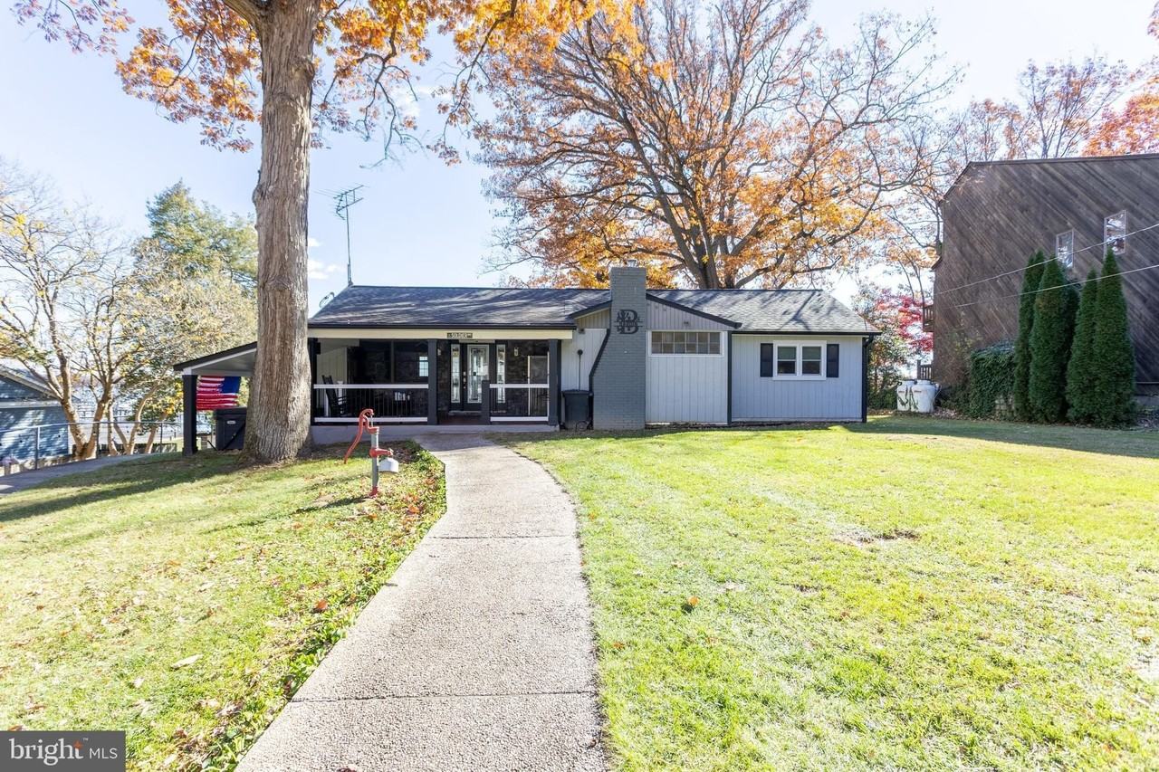 3715 Abingdon Beach Rd - Photo 3 of 40