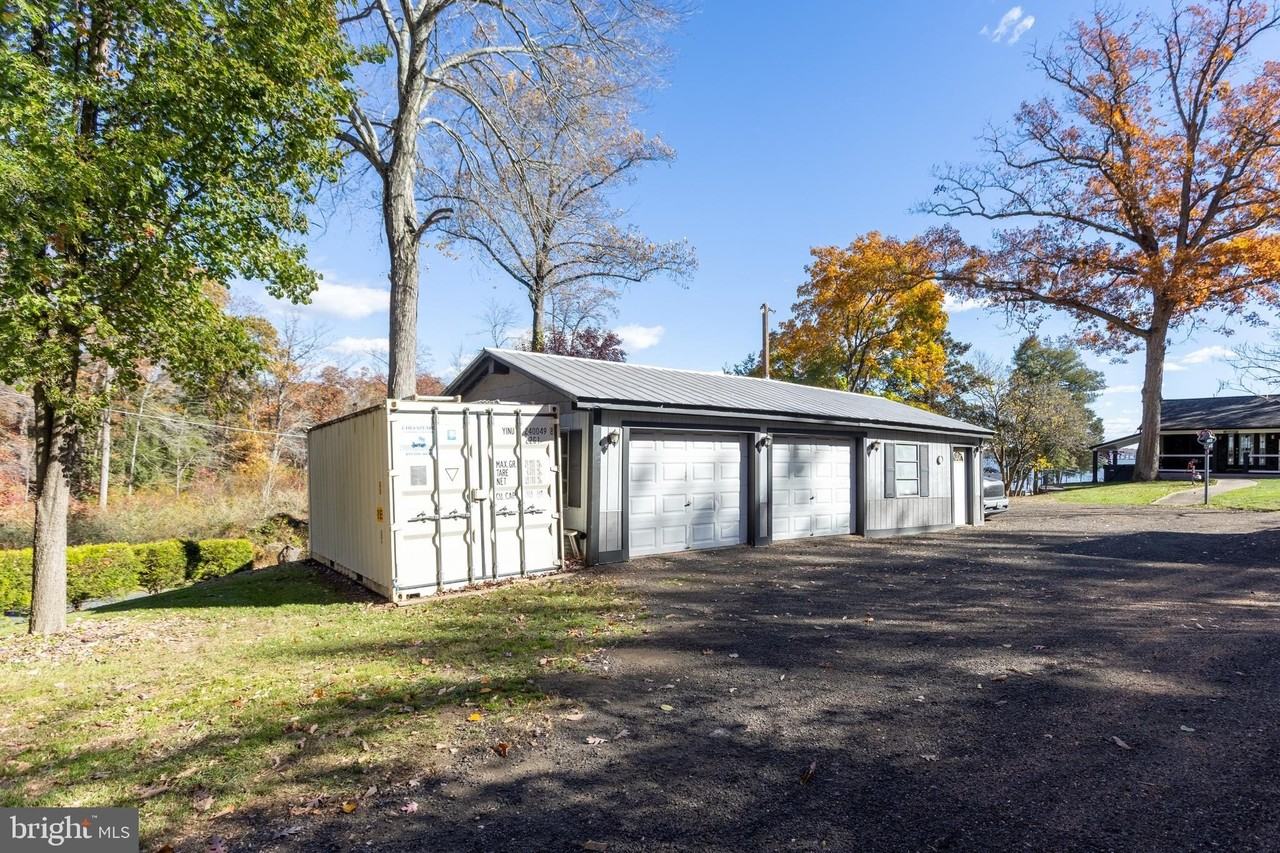 3715 Abingdon Beach Rd - Photo 4 of 40