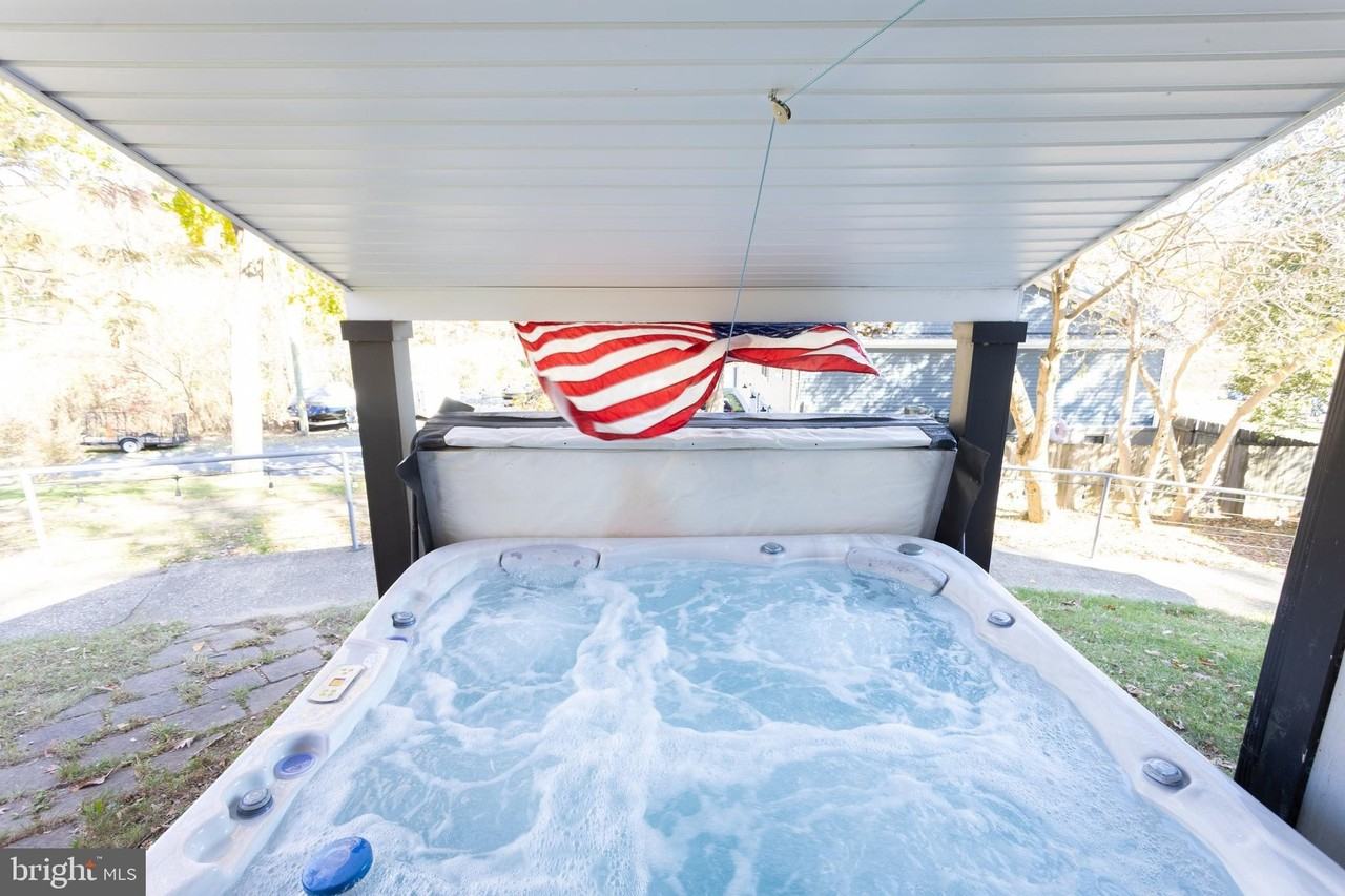 3715 Abingdon Beach Rd - Photo 7 of 40