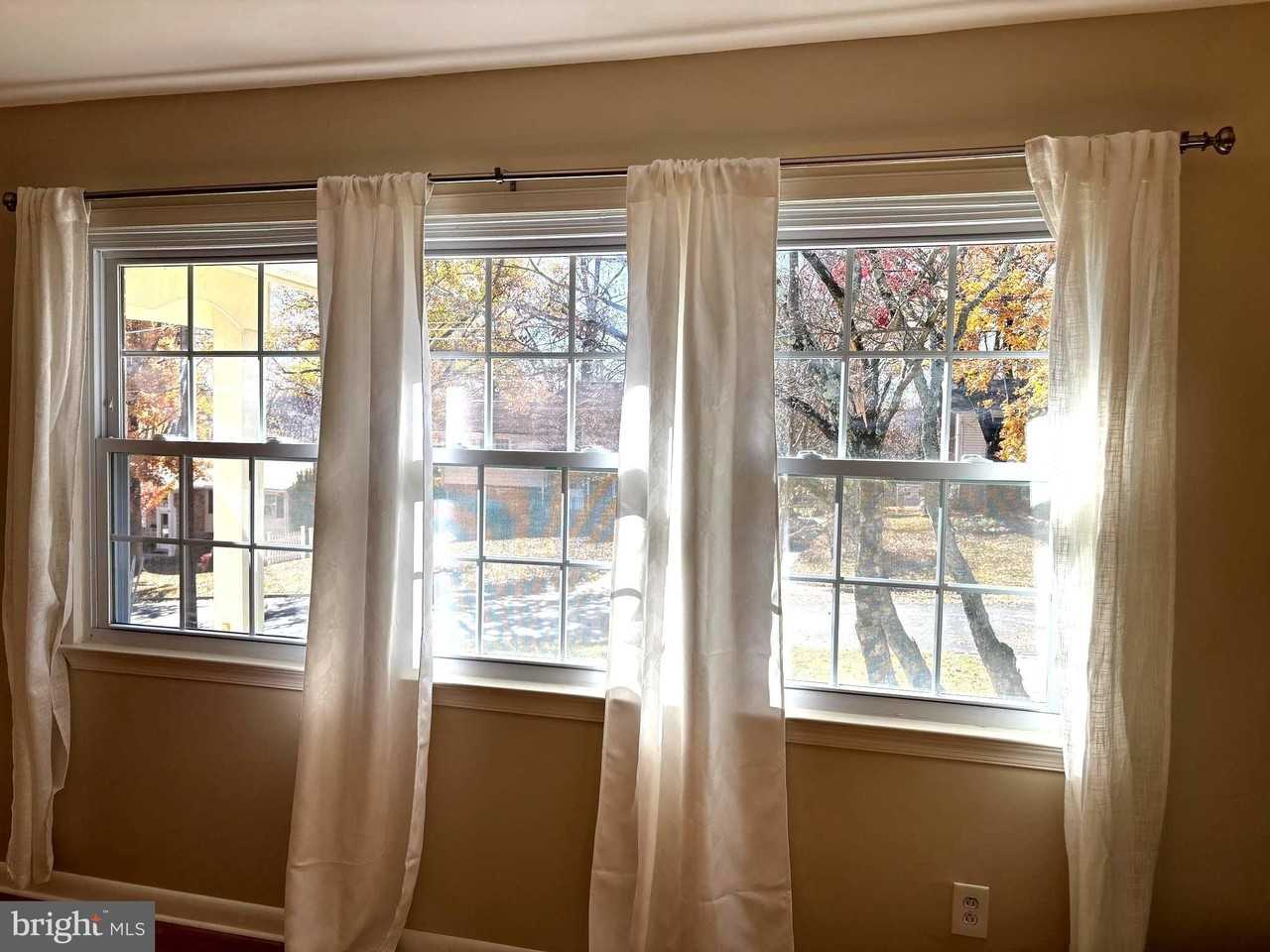 5315 Manorfield Rd - Photo 3 of 22