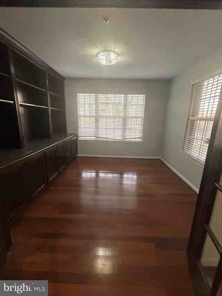 9811 Lake Pointe Ct Apt 104 #104 - Photo 6 of 18