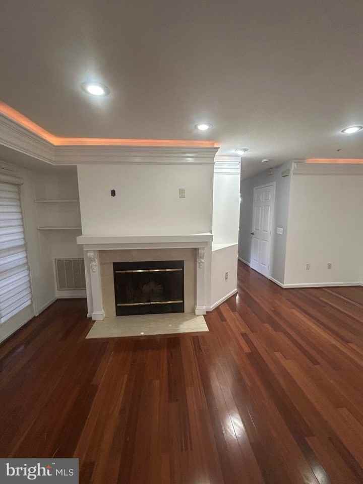 9811 Lake Pointe Ct Apt 104 #104 - Photo 7 of 18