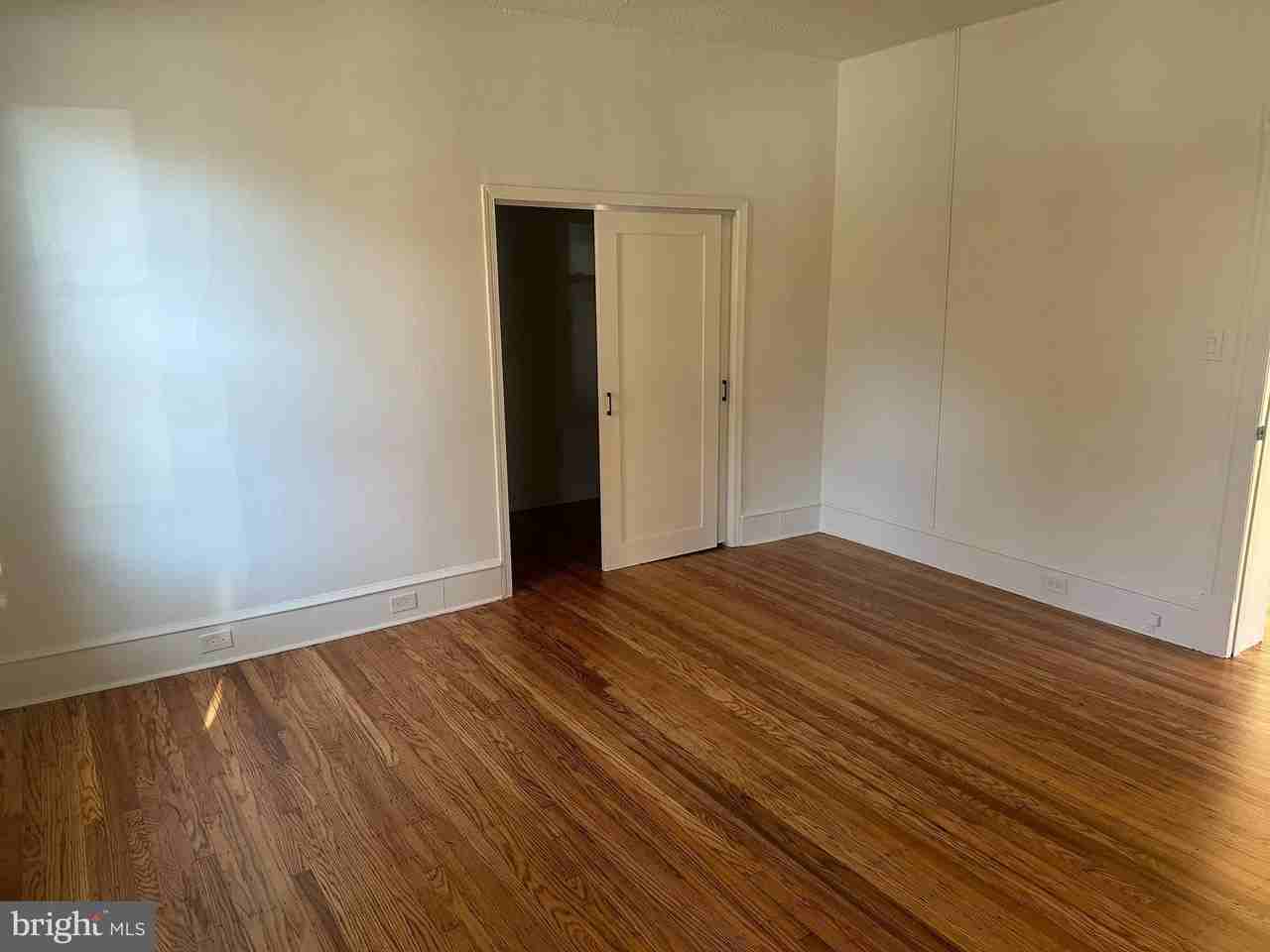 418 Cinnaminson Avenue - Photo 3 of 10