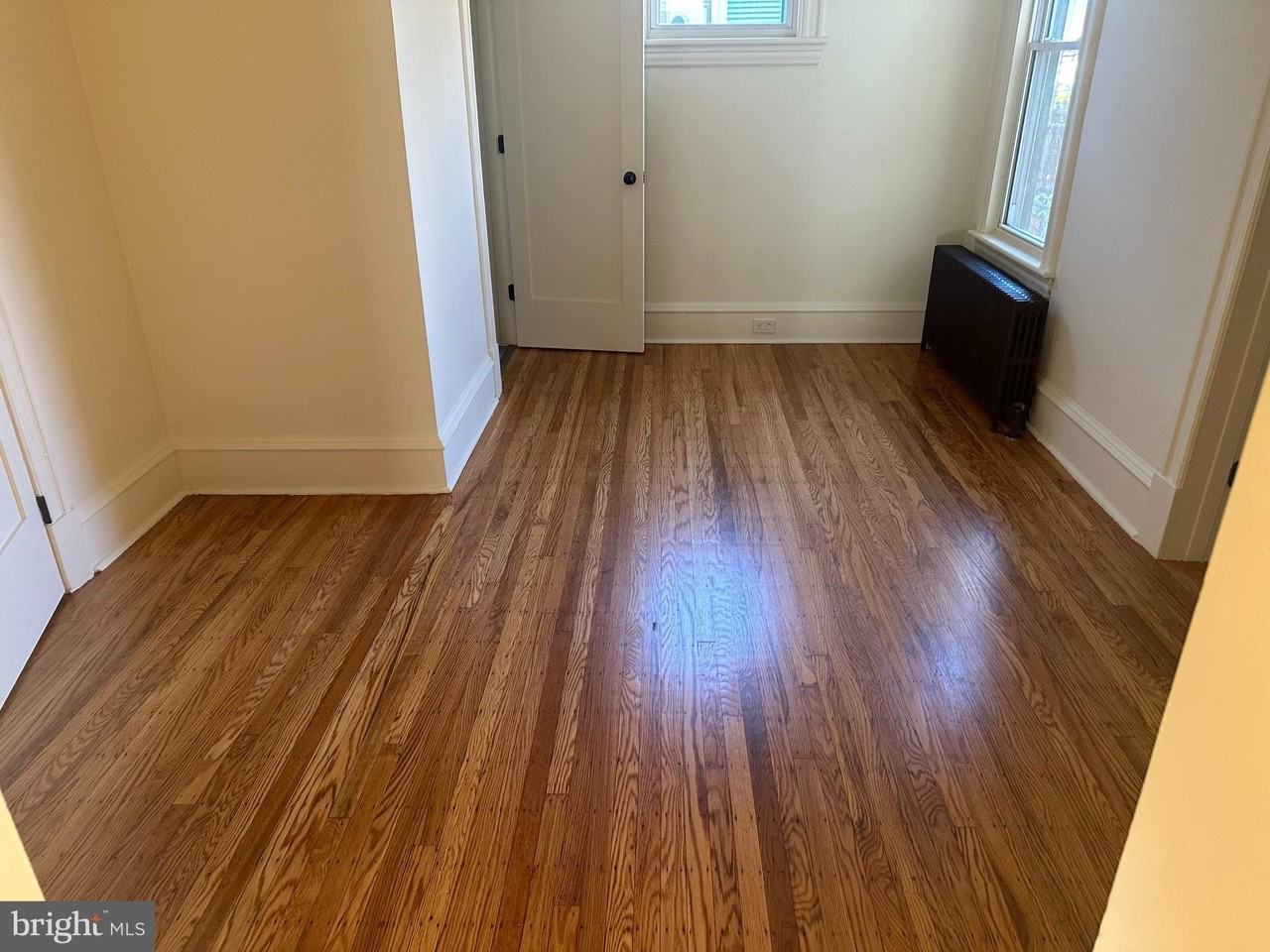 418 Cinnaminson Avenue - Photo 5 of 10