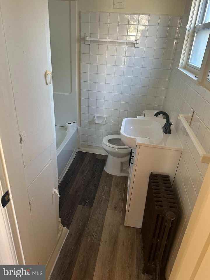 418 Cinnaminson Avenue - Photo 7 of 10