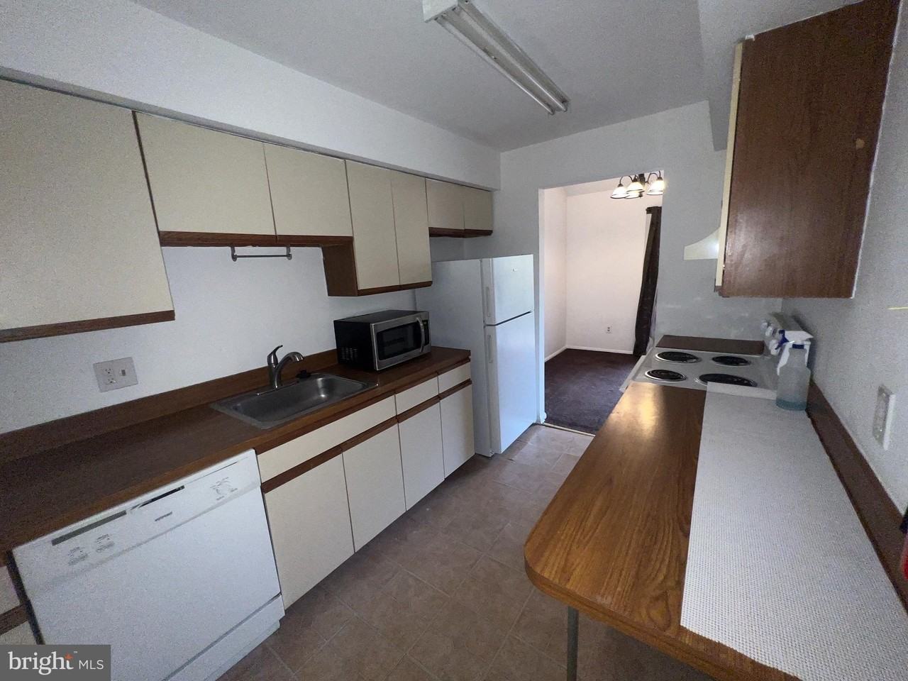 806 Cypress Point Cir Unit B #B - Photo 5 of 14