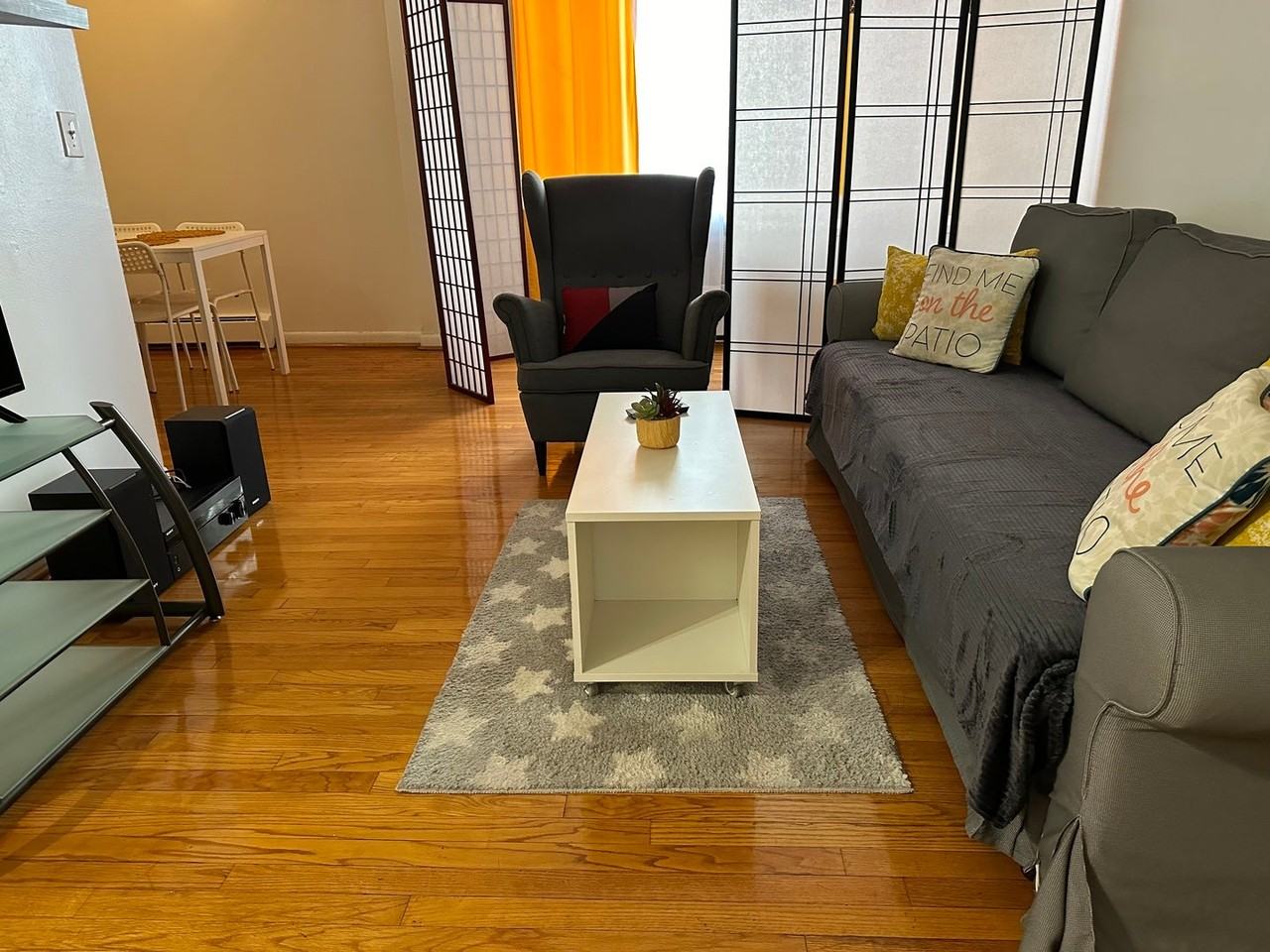 1060 W Hollywood Ave - Photo 7 of 16