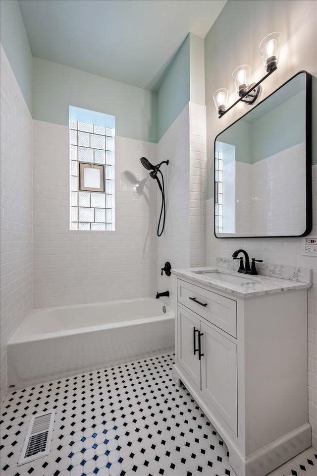 709 W Roscoe St Apt 1r - Photo 4 of 20