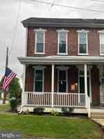 featured image of 898 Queen St