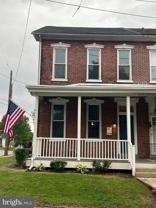 898 Queen St - Photo 1 of 1