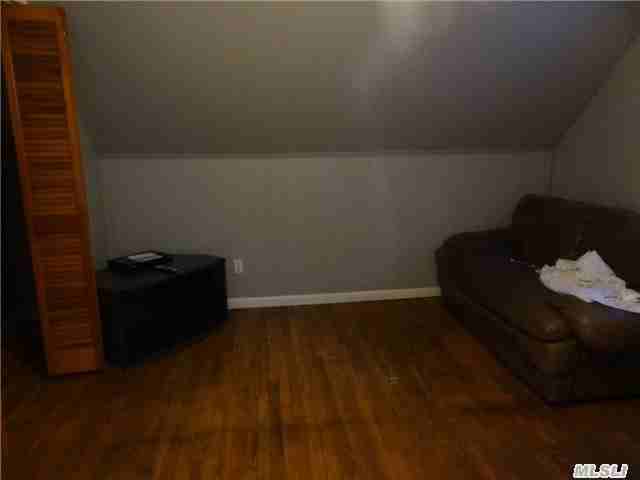 138 W 20th St - Photo 2 of 6