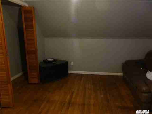 138 W 20th St - Photo 3 of 6