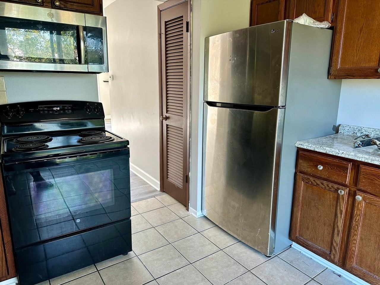 9320 Hamilton Ct - Photo 6 of 17