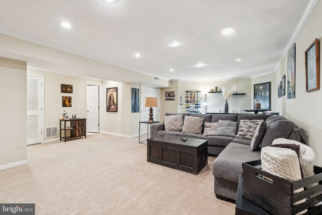 47660 Pennrun Way - Photo 4 of 50