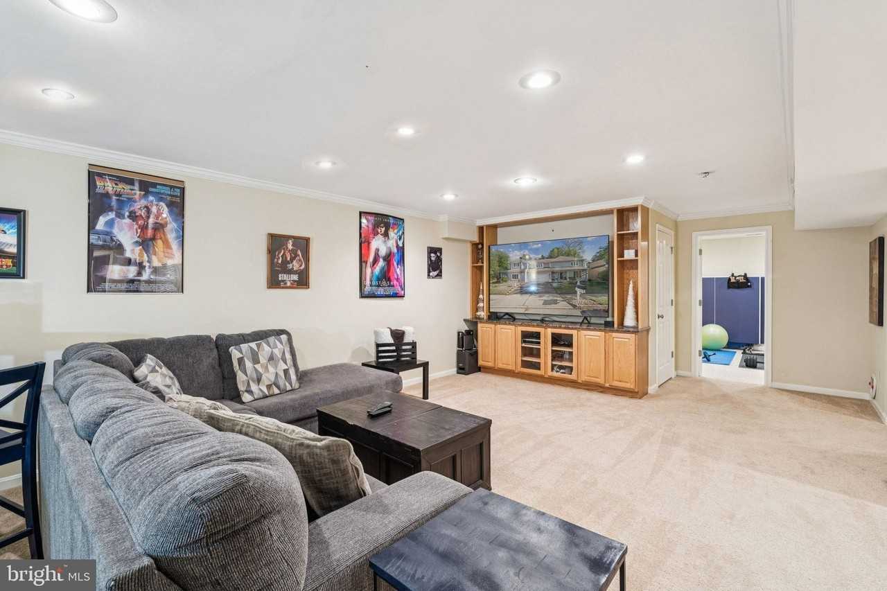 47660 Pennrun Way - Photo 5 of 50