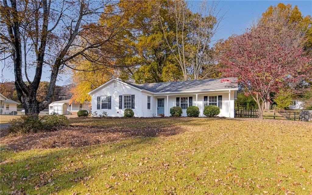 3108 Beaconwood Dr - Photo 2 of 31