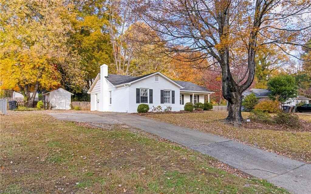 3108 Beaconwood Dr - Photo 3 of 31