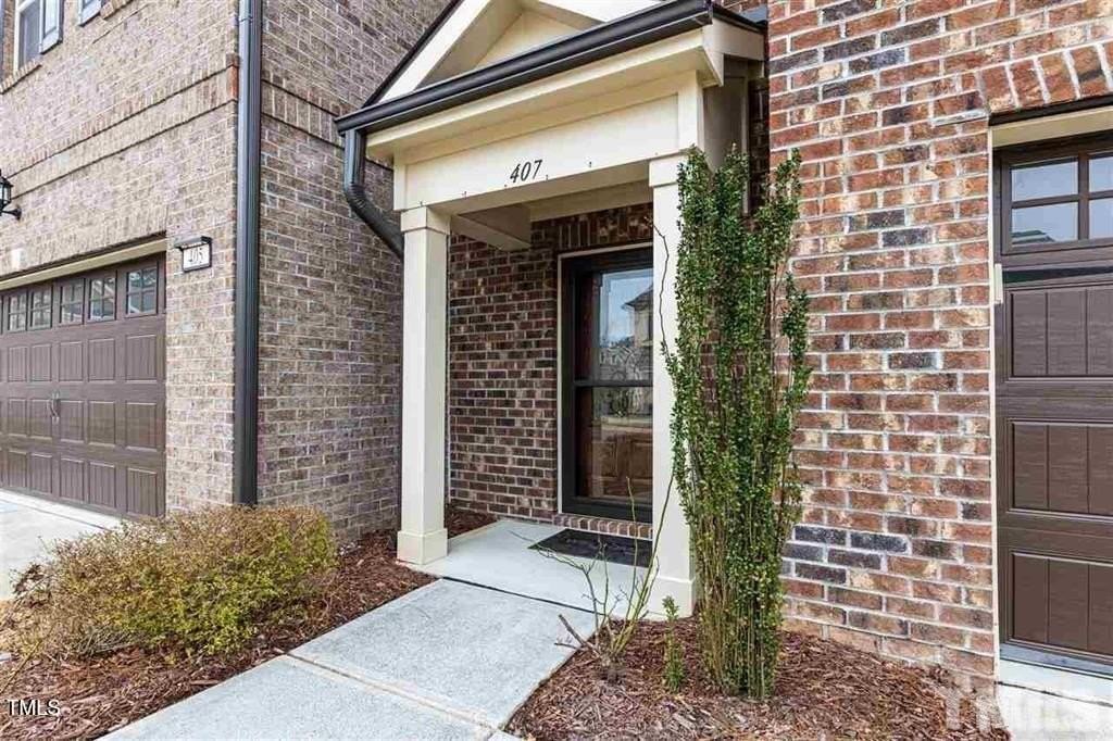 407 Daylin Drive - Photo 2 of 32