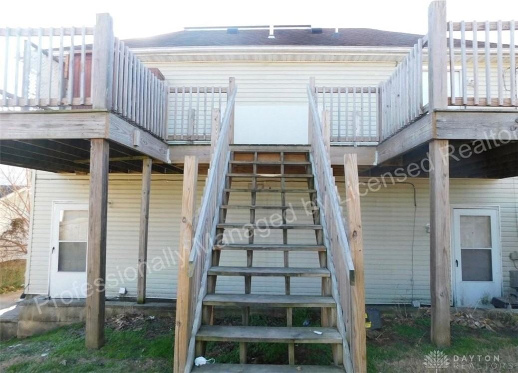 1580 Highland Ave - Photo 3 of 11