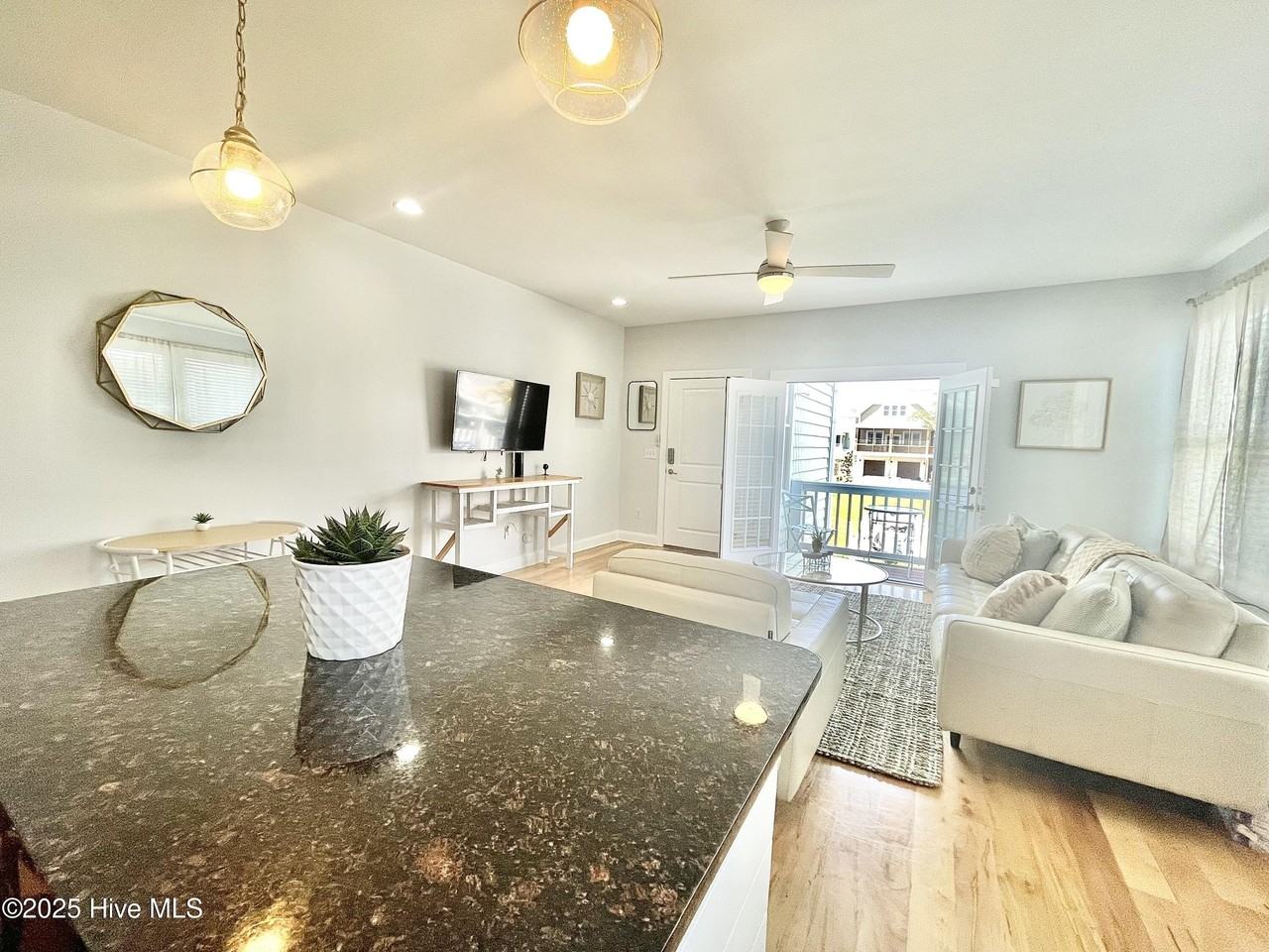 1306 Snapper Ln Unit 1 #1 - Photo 6 of 15