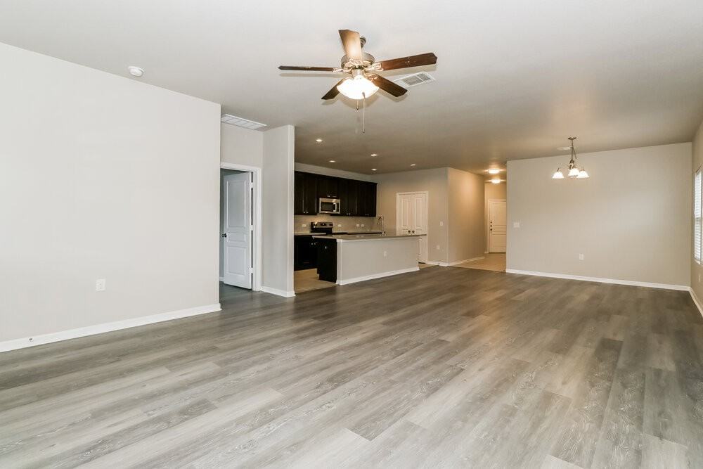 13417 Henneman Dr - Photo 4 of 16