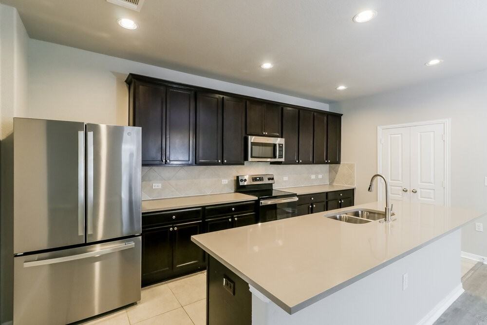 13417 Henneman Dr - Photo 6 of 16