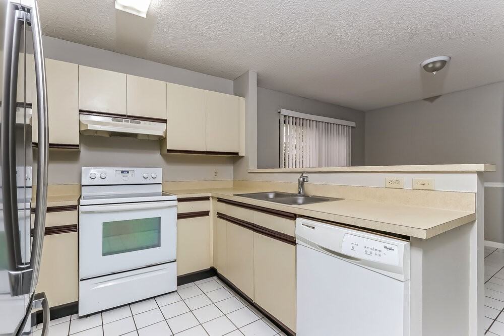 12620 Shoreside Ln - Photo 7 of 16