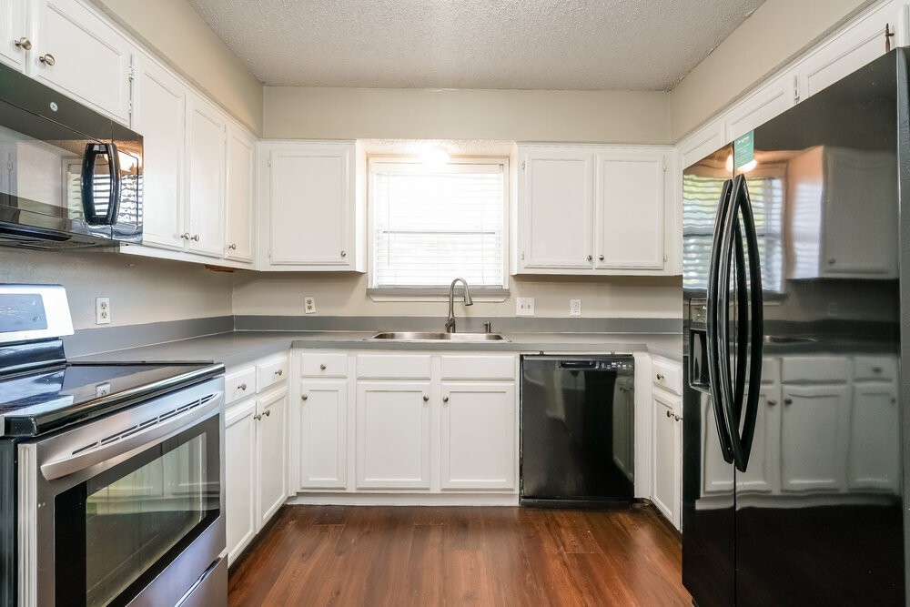 6419 Twin Spruce Ct - Photo 6 of 16
