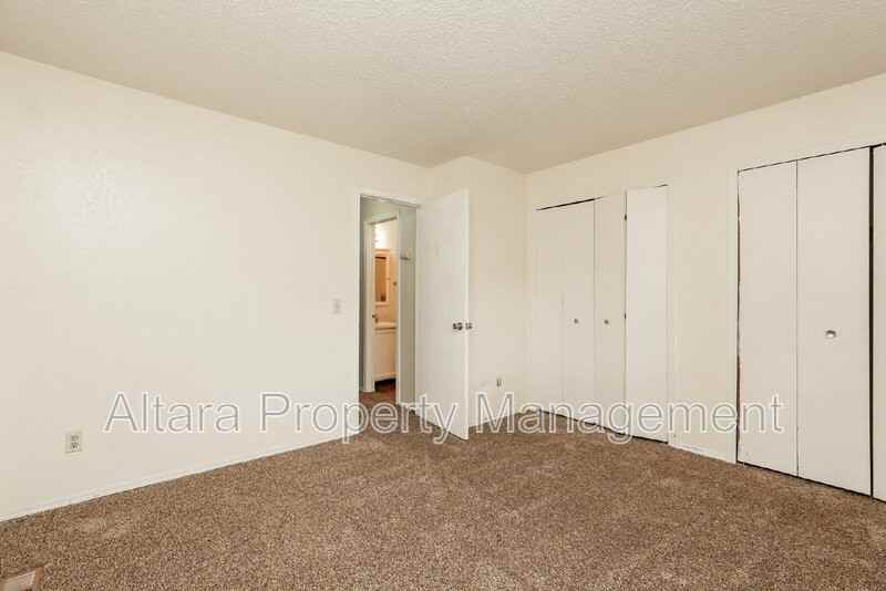 2112 Boston Ter - Photo 2 of 18