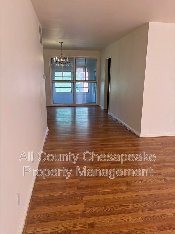 6206 Scranton Rd - Photo 4 of 28