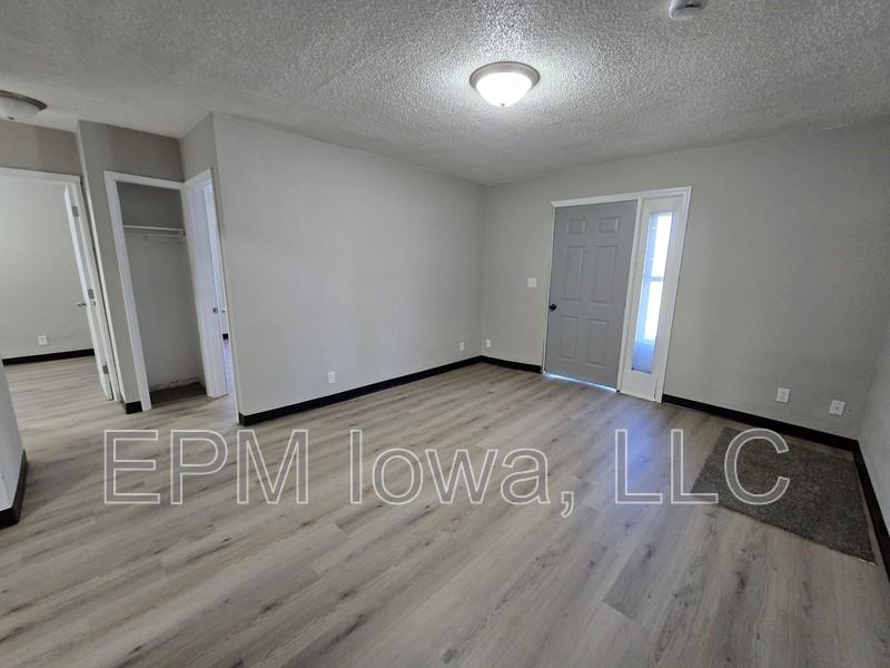 1125 N Barclay St - Photo 5 of 26