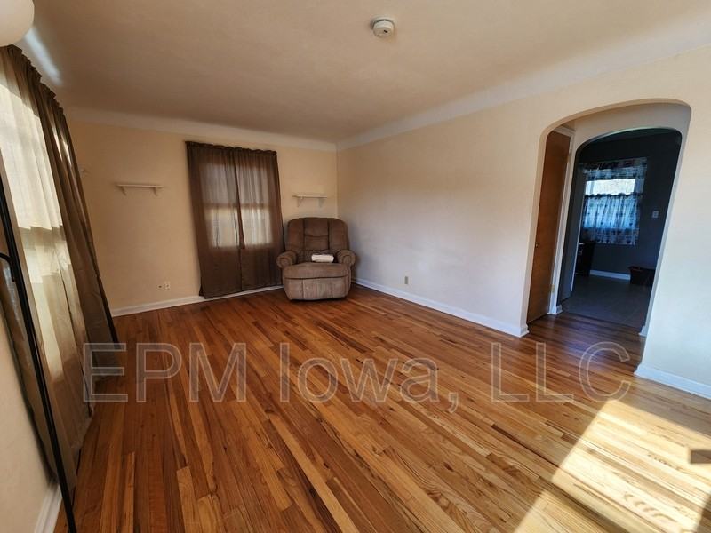 1212 35th St Ne - Photo 3 of 15