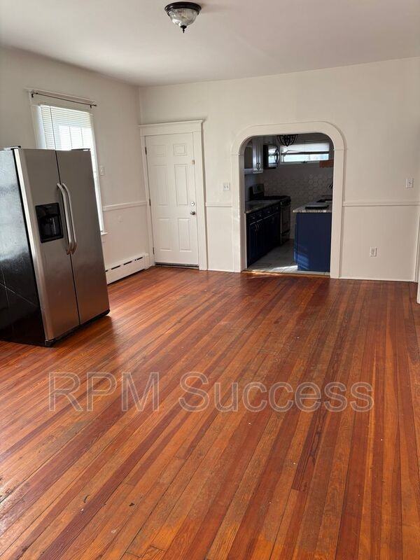 19 Stephen Street #1 - Photo 3 of 13