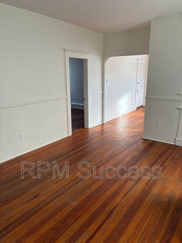 19 Stephen Street #1 - Photo 7 of 13