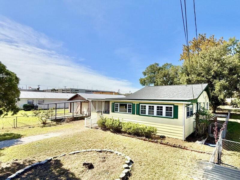 5506 Staley Dr - Photo 7 of 50