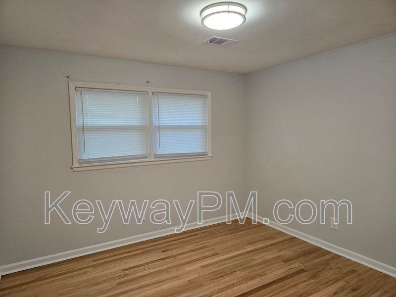 4580 Hickory Drive - Photo 5 of 9