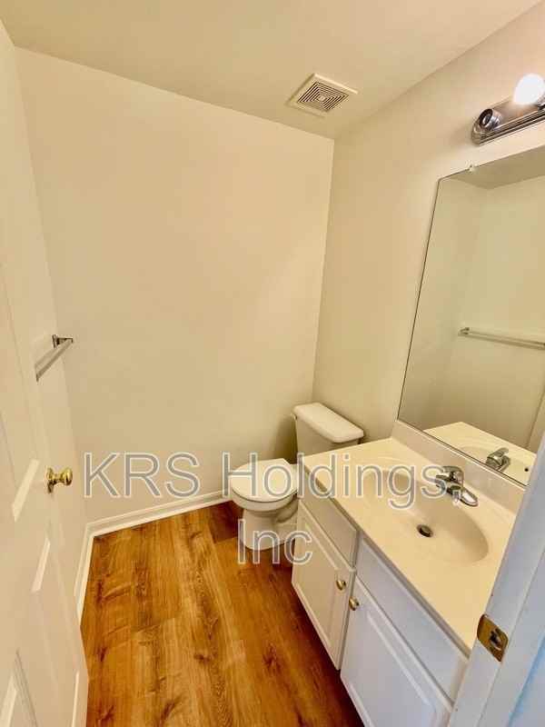 16949 Toms River Loop - Photo 4 of 22