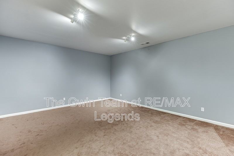 805 Tulip Poplar Way - Photo 4 of 47