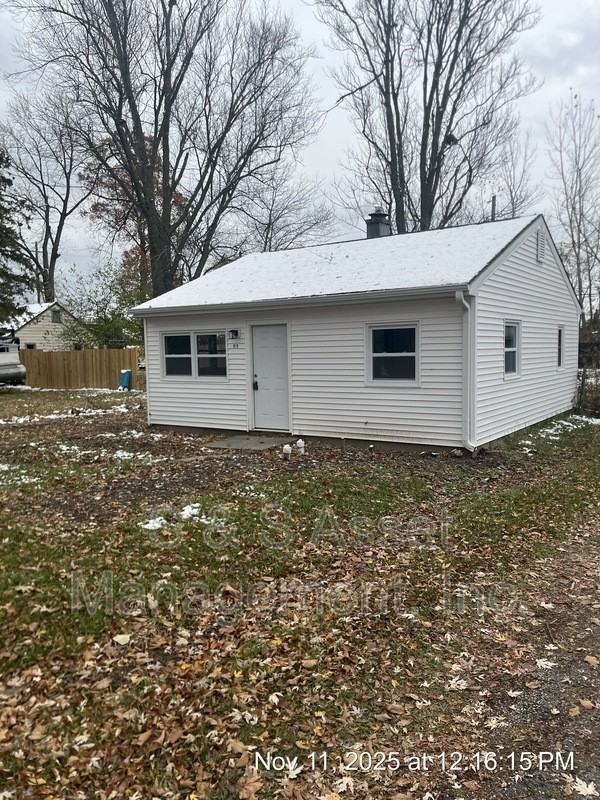 915 Loa St - Photo 2 of 16