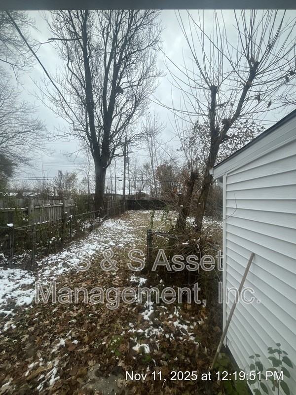 915 Loa St - Photo 3 of 16