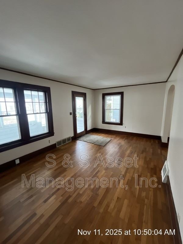 1213 Edward St - Photo 4 of 21