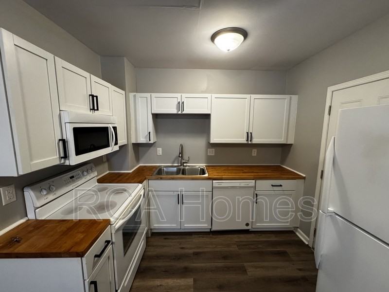 3747 E Market St - Photo 2 of 6